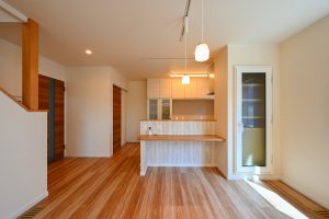写真：ボルダリングを楽しむ吹抜けの家【札幌市　Ｋさま邸】(2)