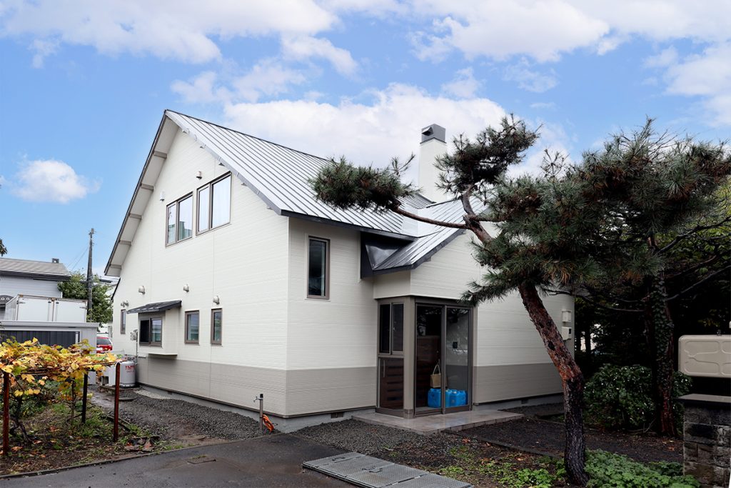 写真：築６０年の家をフルリノベで快適に暮らす２世帯住宅【札幌市西区　Lさま邸】(1)